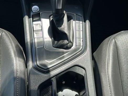 Used 2020 Volkswagen Tiguan SE R-Line FWD image 23