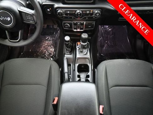 Used 2023 Jeep Wrangler Unlimited image 32