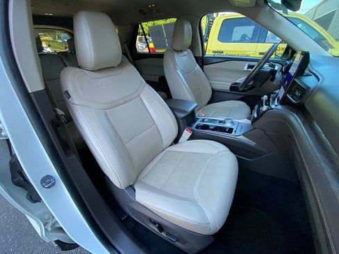 Used 2023 Ford Explorer Platinum w/ Technology Package AWD/4WD image 29