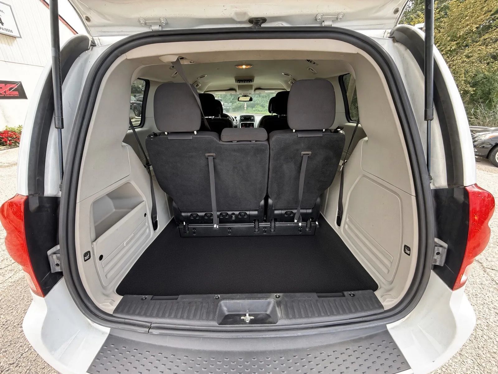 Used 2019 Dodge Grand Caravan Crew FWD image 13