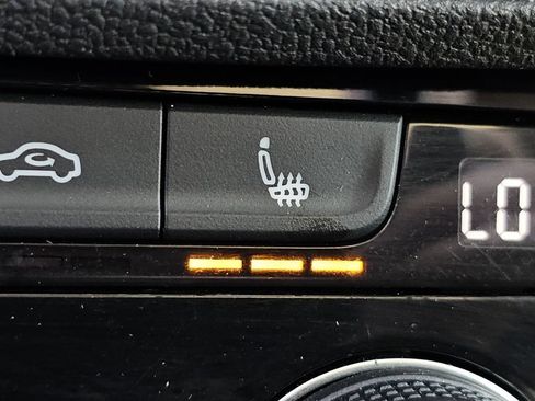 Used 2019 Volkswagen Jetta SE FWD image 14