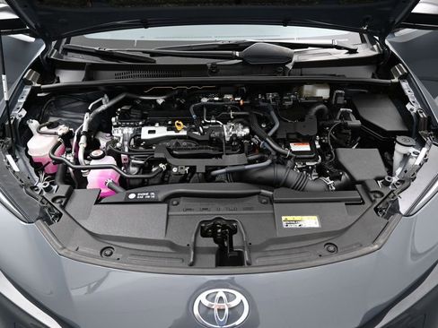 Certified 2024 Toyota Prius LE AWD/4WD image 32