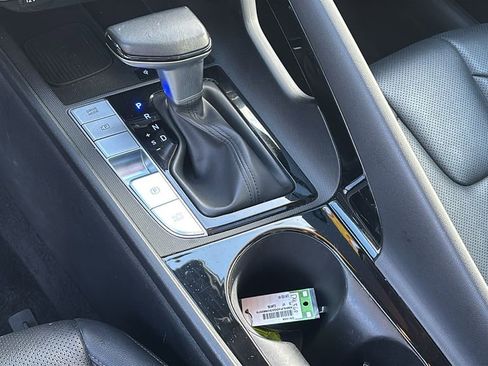 Used 2025 Hyundai Elantra Limited FWD image 21