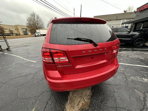 Used 2018 Dodge Journey SE w/ Popular Equipment Group image 4