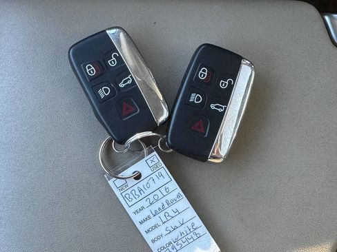 Used 2016 Land Rover LR4 HSE Silver Edition image 18