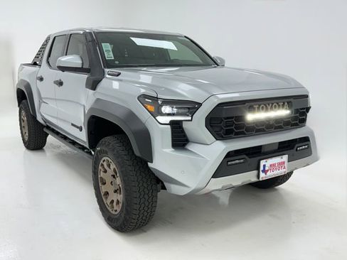 New 2026 Toyota Tacoma 4x4 Double Cab Hybrid image 2