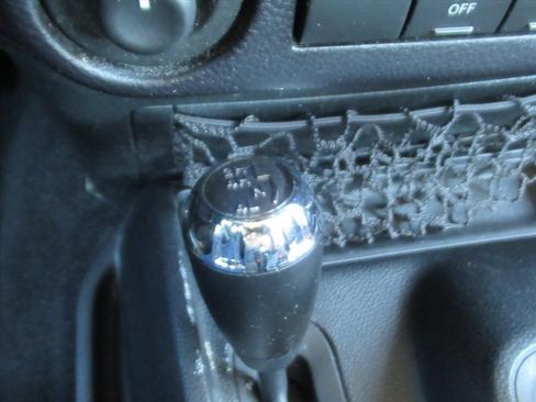 Used 2015 Jeep Wrangler Rubicon w/ Power Convenience Group image 23