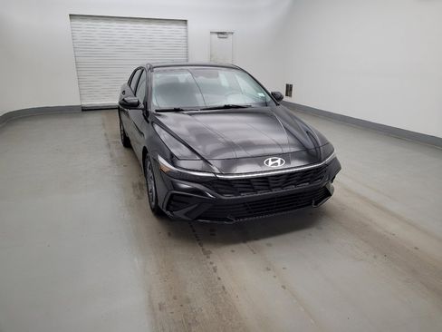 Used 2024 Hyundai Elantra SEL image 14