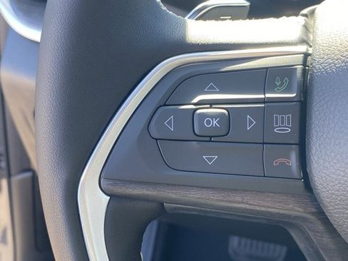 New 2025 Jeep Grand Cherokee L Limited w/ Luxury Tech Group II image 18