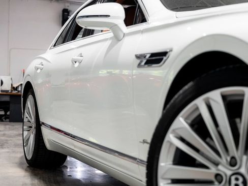 Used 2023 Bentley Flying Spur W12 AWD/4WD image 11