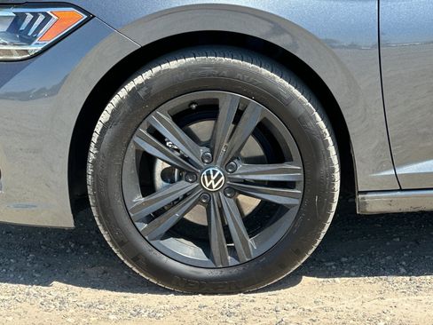 Certified 2024 Volkswagen Jetta SE w/ Panoramic Sunroof Package image 24