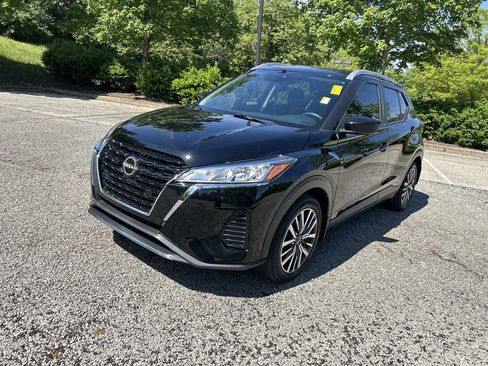 Used 2022 Nissan Kicks SV FWD image 3