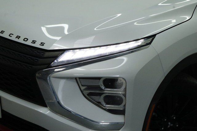 Used 2024 Mitsubishi Eclipse Cross LE AWD/4WD image 2