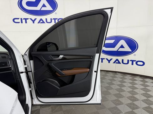 Used 2018 Audi Q5 Premium w/ Convenience Package image 10