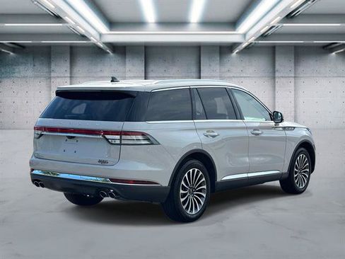 Certified 2022 Lincoln Aviator AWD w/ Premium Package image 6