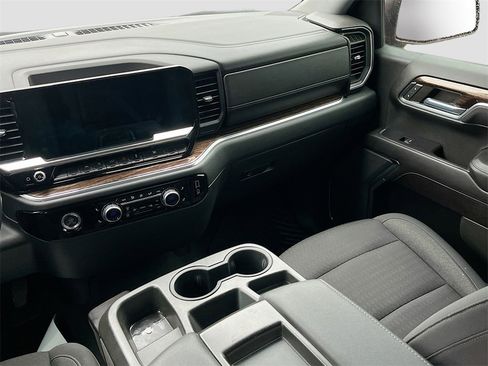 Used 2022 GMC Sierra 1500 Elevation image 24