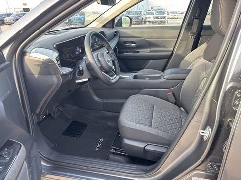 New 2026 Nissan Kicks SV w/ SV Premium Package FWD image 8
