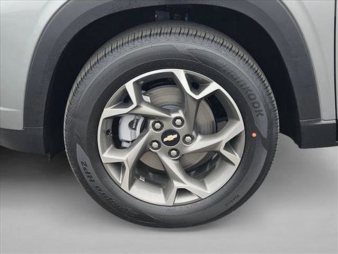 New 2026 Chevrolet Trax LT w/ Driver Confidence Package image 10