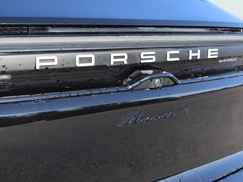 New 2026 Porsche Macan 4 Electric image 6