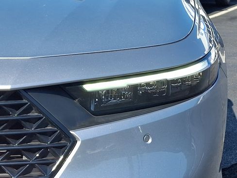 Used 2024 Honda Accord Touring image 9