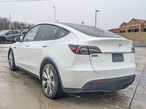 Used 2021 Tesla Model Y Long Range image 8