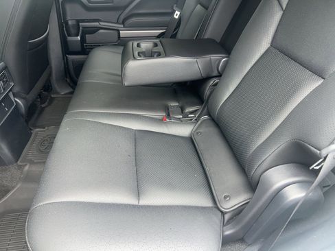 Used 2025 Toyota 4Runner SR5 AWD/4WD image 10