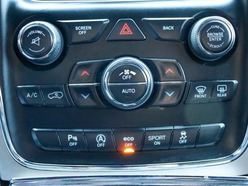 Used 2017 Jeep Grand Cherokee Limited image 39