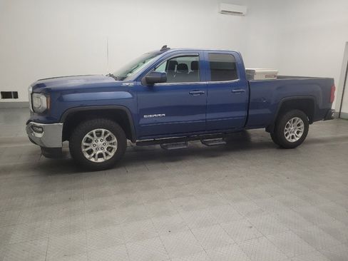 Used 2017 GMC Sierra 1500 SLE w/ SLE Value Package AWD/4WD image 2