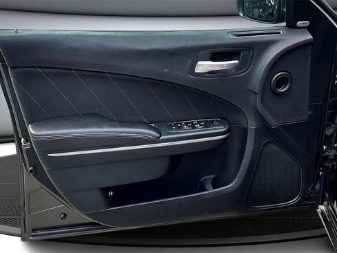Used 2018 Dodge Charger R/T image 18