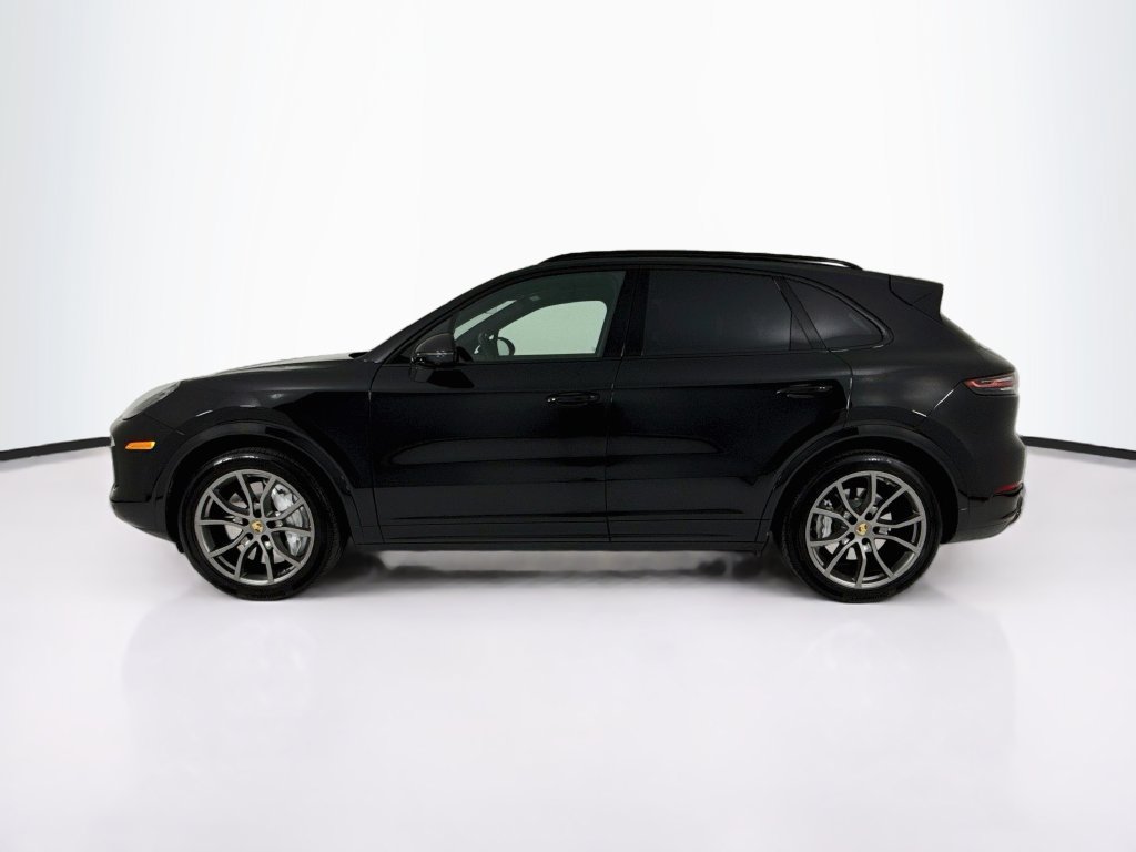 Certified 2023 Porsche Cayenne Turbo AWD/4WD image 2