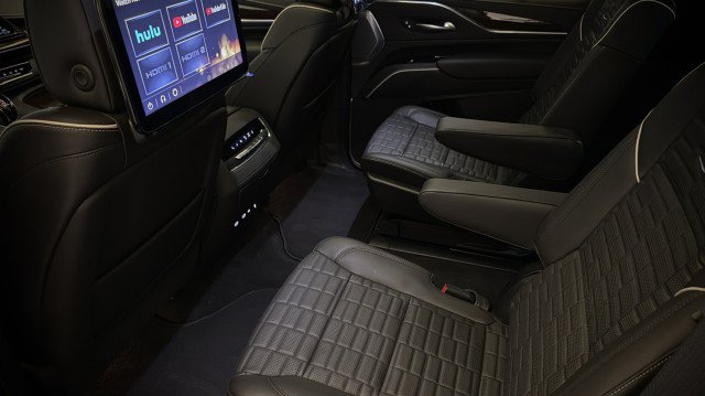 Used 2022 Cadillac Escalade Sport Platinum w/ Heavy-Duty Trailer Package AWD/4WD image 5