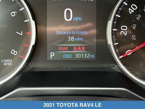 Used 2021 Toyota RAV4 LE w/ Carpet Mat Package (TMS) AWD/4WD image 26