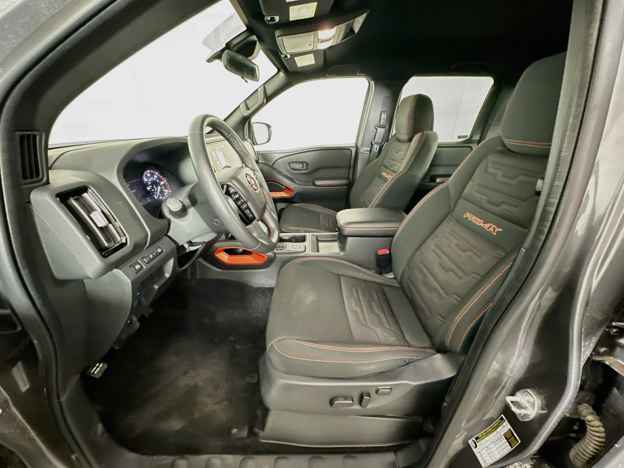 Used 2026 Nissan Frontier PRO-4X AWD/4WD image 13