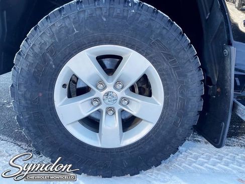 Used 2020 RAM 1500 Tradesman w/ Chrome Appearance Group AWD/4WD image 8