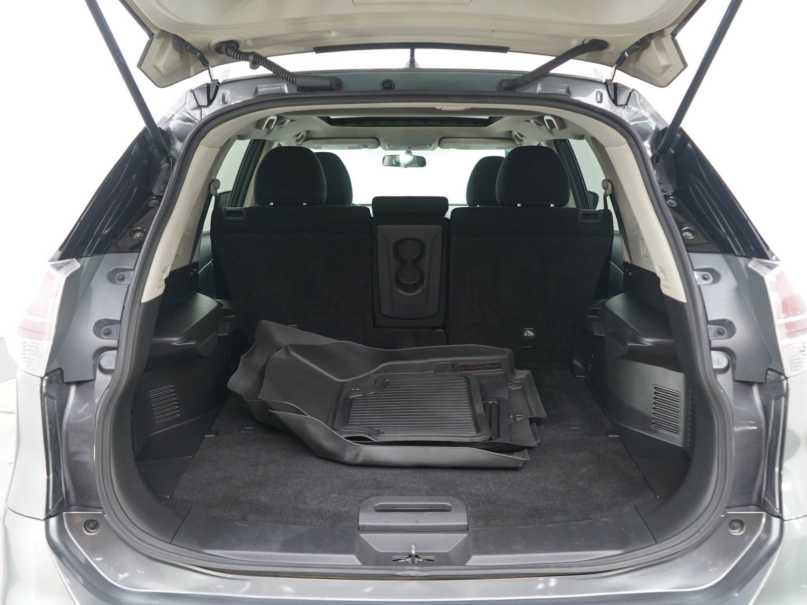 Used 2016 Nissan Rogue SV w/ SV Moonroof Package AWD/4WD image 16