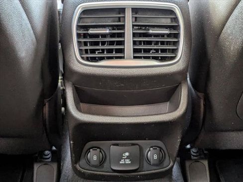 Used 2020 Hyundai Santa Fe Limited FWD image 17