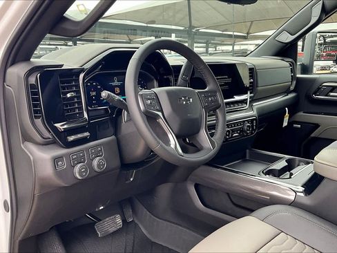 New 2026 Chevrolet Silverado 2500 ZR2 image 9