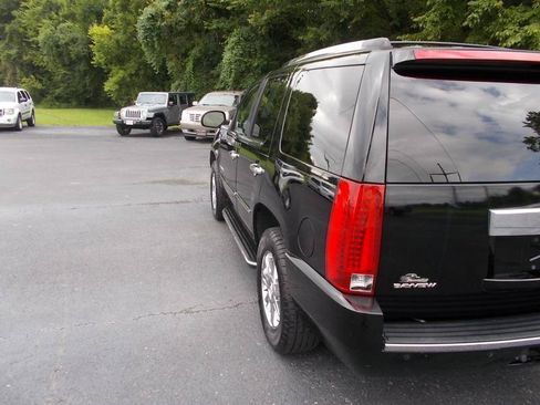 Used 2008 Cadillac Escalade 2WD image 4
