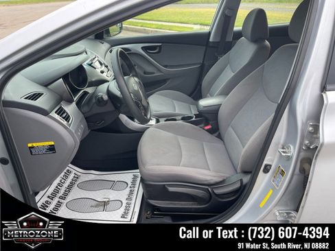 Used 2013 Hyundai Elantra GLS w/ Preferred Pkg FWD image 12