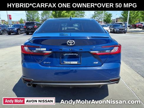 Used 2025 Toyota Camry SE FWD image 9