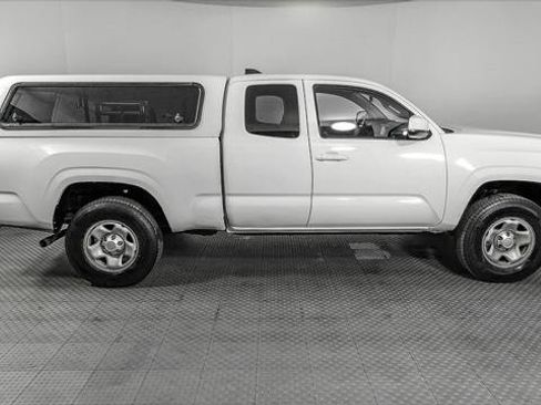 Used 2021 Toyota Tacoma SR RWD image 8