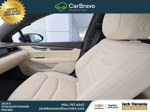 Used 2019 Cadillac XT5 FWD image 10