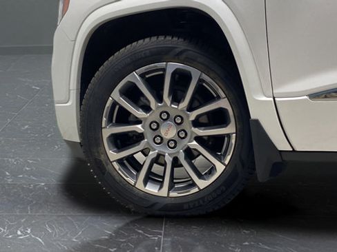 Used 2023 GMC Acadia Denali w/ Denali Technology Package AWD/4WD image 32