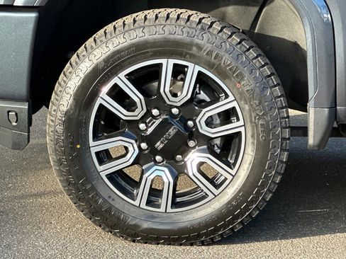 Certified 2020 GMC Sierra 2500 AT4 w/ AT4 Premium Package image 27