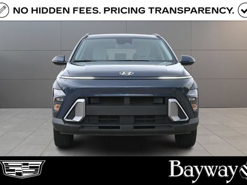 Used 2025 Hyundai Kona SEL AWD/4WD image 2