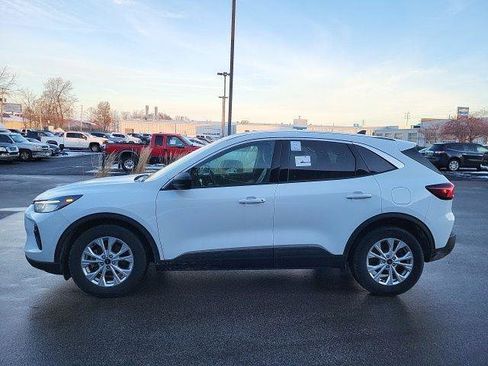 Used 2023 Ford Escape Active image 6