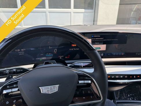 Used 2025 Cadillac Optiq Luxury 1 AWD/4WD image 9