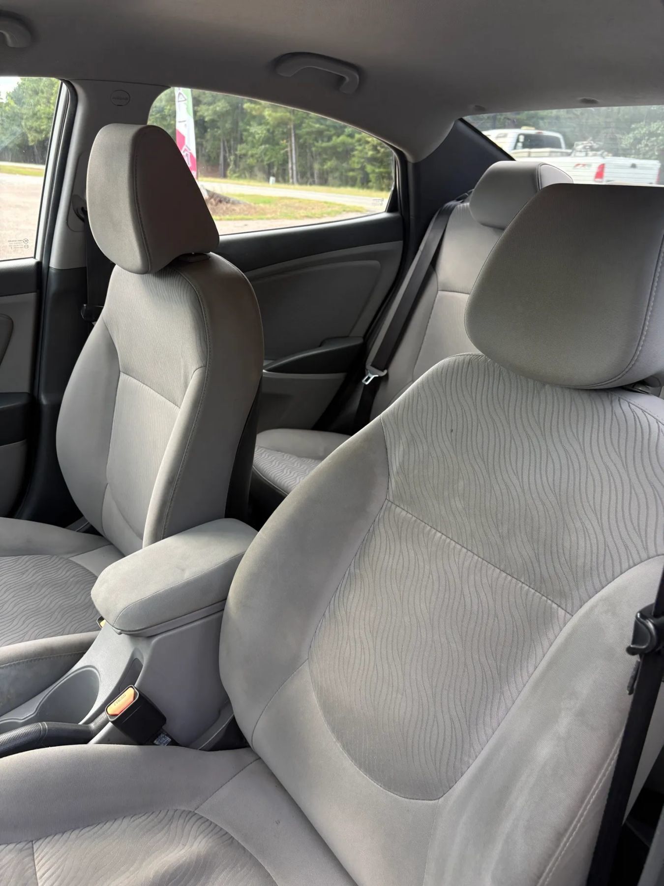 Used 2014 Hyundai Accent GLS w/ Option Group 2 FWD image 9