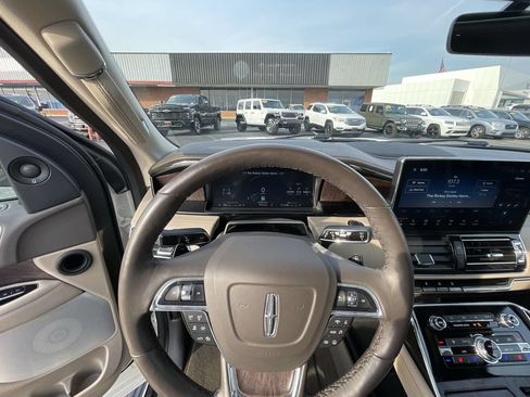 Used 2024 Lincoln Navigator L Reserve AWD/4WD image 11