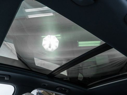 Used 2023 Porsche Cayenne image 27